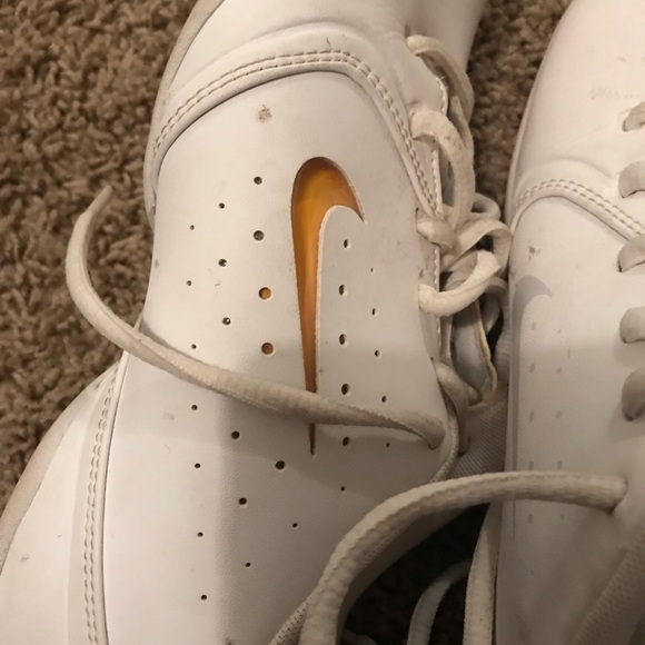 Nike cheer shoes size 6.5 - Picture 3 of 3